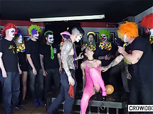 CROWD bondage - Romanian Julia De Lucia group torment